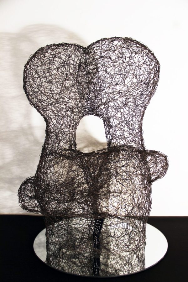 Les Enlacés ou Clin d'oeil à Brancusi - Vendue - Sculptures en fil de fer
